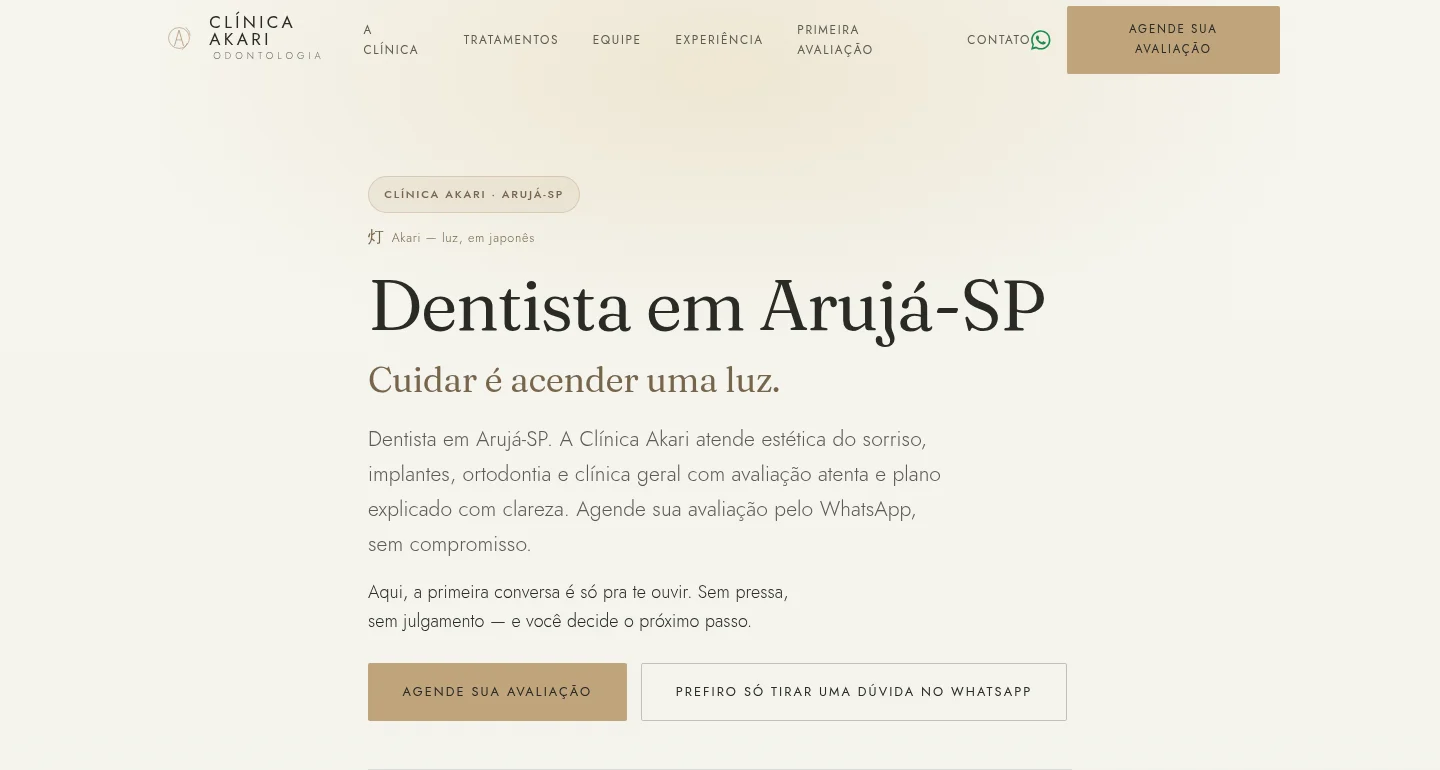 Página inicial do site entregue à Clínica Akari, com apresentação da clínica e opções de contato